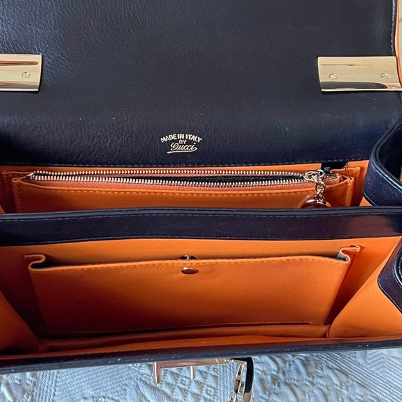 Outstanding Gucci handbag , hi Poshers , don’t be shy to make me an offer 🥰 - Picture 4 of 6